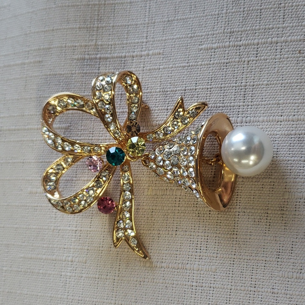 Vintage Jewelry Signed Monet Brooch